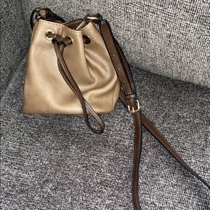 Crossbody purse